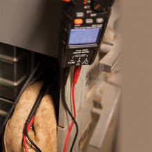 Load image into Gallery viewer, Klein Tools CL600 AC Auto-Ranging 600 Amp Digital Clamp Meter