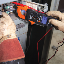 Load image into Gallery viewer, Klein Tools CL800 AC/DC Auto-Ranging 600 Amp Digital Clamp Meter